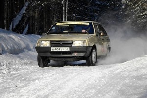Ваз 2109 на зимней дороге