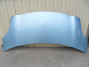 Капот Yaris светлый