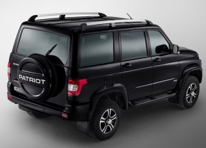 UAZ Patriot сзади